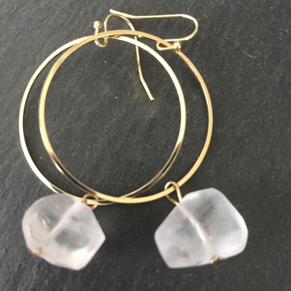 Gold toned hoops with rough facet crystals - Picture 2 of 5